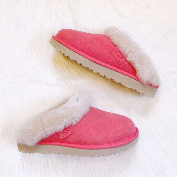 UGG Cluggette Slippers For Outdoor/Indoor Use - Picture 4 of 7